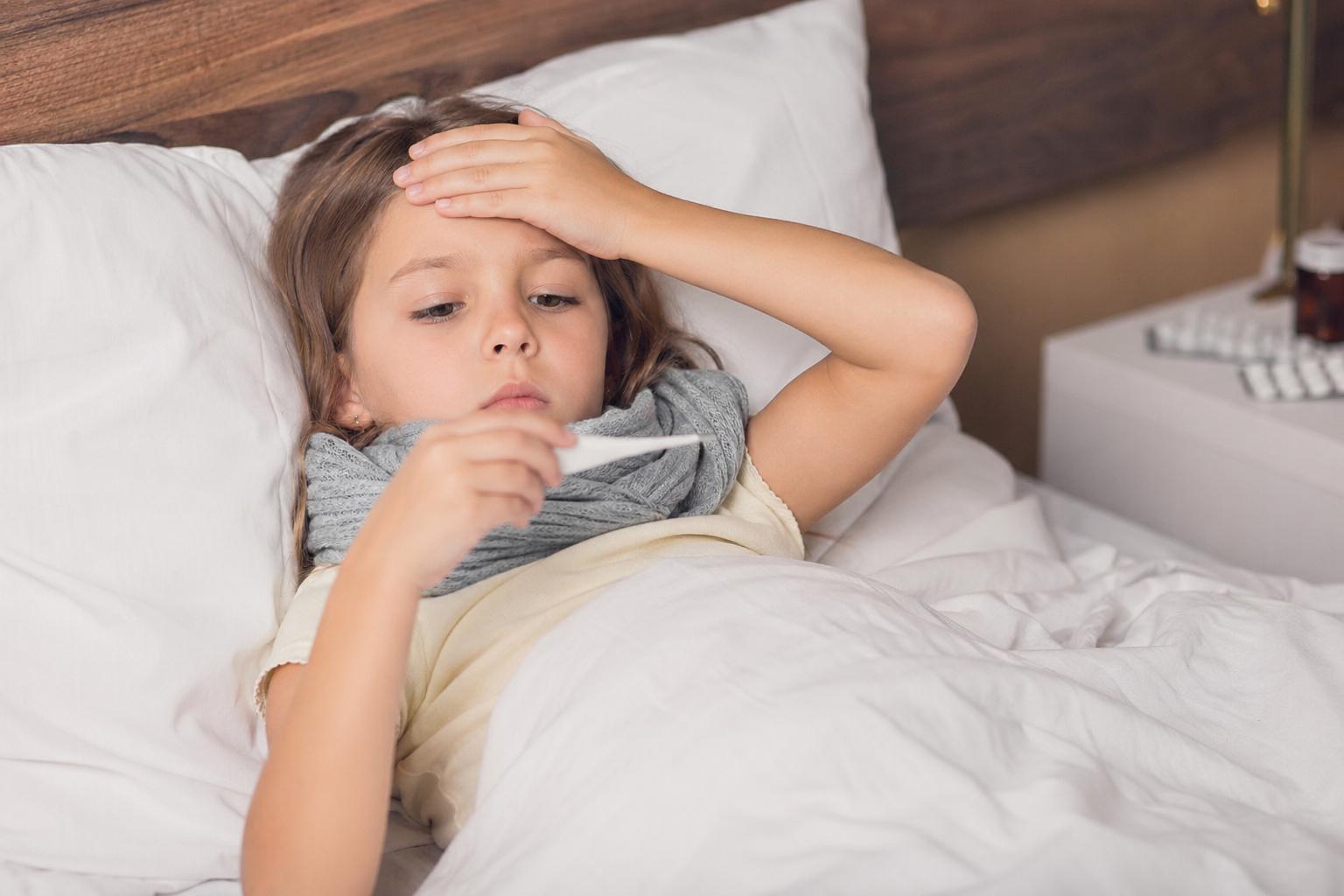 Температура при вирусе: когда сбивать, а когда дать организму поработать самому